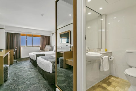 Stamford Plaza Adelaide - Rental Cars 34