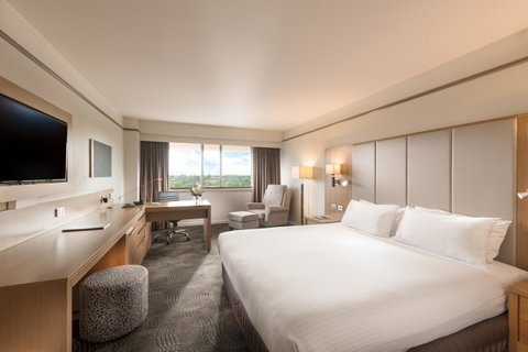 Stamford Plaza Adelaide - Rental Cars 7