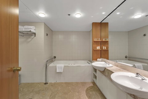 Stamford Plaza Adelaide - Rental Cars 29