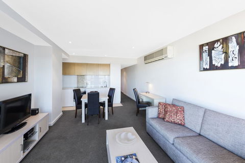 IStay Precinct Adelaide - Rental Cars 21
