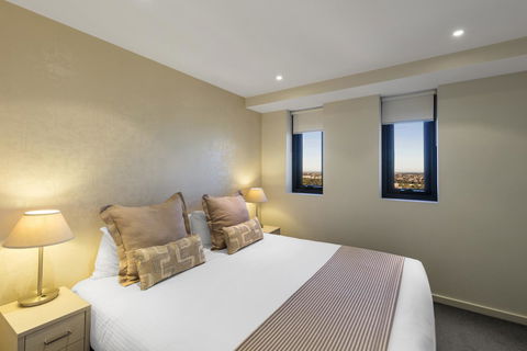 IStay Precinct Adelaide - Rental Cars 10