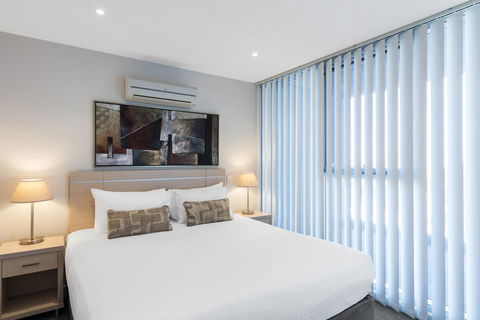 IStay Precinct Adelaide - Rental Cars 19
