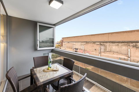IStay Precinct Adelaide - Rental Cars 27