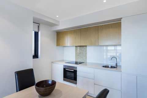 IStay Precinct Adelaide - Rental Cars 14