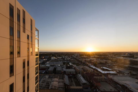 IStay Precinct Adelaide - Rental Cars 6