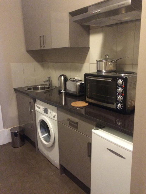 Penzance Cottage Glenelg - Rental Cars 3