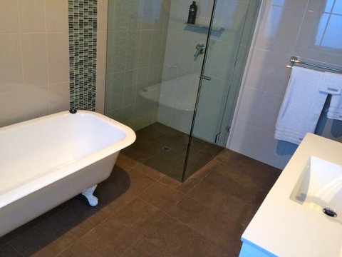 Penzance Cottage Glenelg - Rental Cars 7