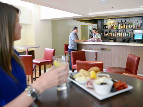 Ibis Styles Adelaide Grosvenor - Rental Cars 16