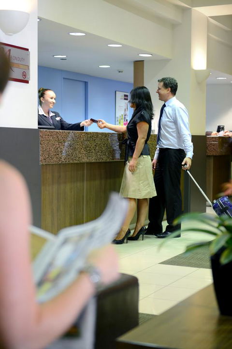 Ibis Styles Adelaide Grosvenor - Rental Cars 5