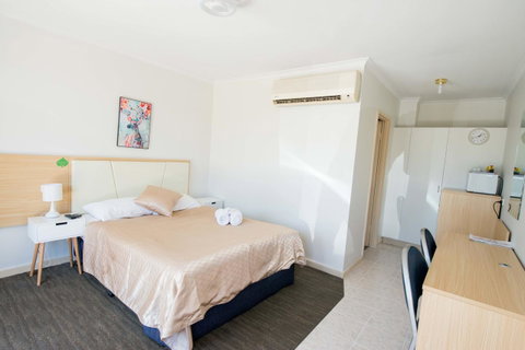Jacksons Motor Inn - Rental Cars 20