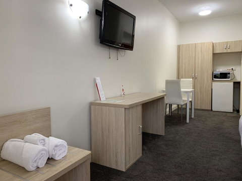 Jacksons Motor Inn - Rental Cars 38