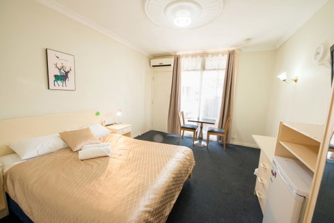 Jacksons Motor Inn - Rental Cars 5