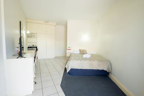 Jacksons Motor Inn - Rental Cars 32