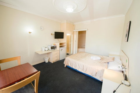 Jacksons Motor Inn - Rental Cars 6