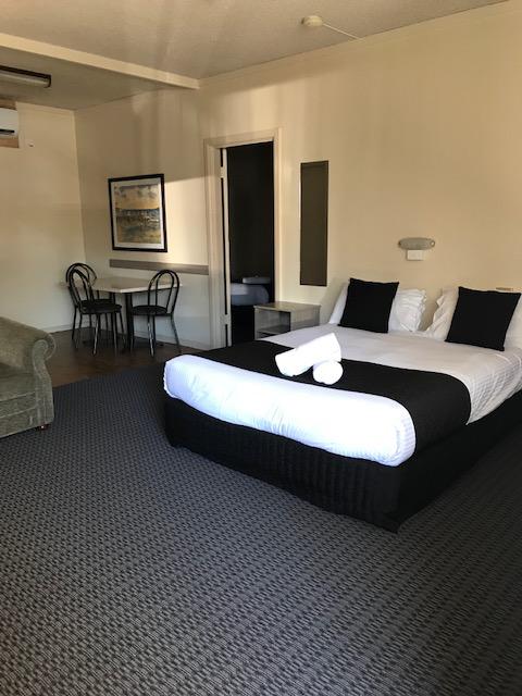 Bay Motel Hotel - Rental Cars 7