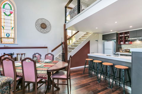 \'THE CHURCH\' Guest Home, Gawler Barossa Region - Rental Cars 2