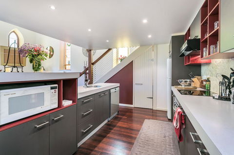 \'THE CHURCH\' Guest Home, Gawler Barossa Region - Rental Cars 3