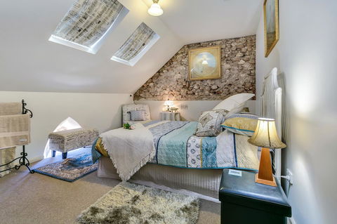 \'THE CHURCH\' Guest Home, Gawler Barossa Region - Rental Cars 7