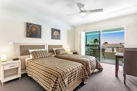 Pacific Blue 278-265 Sandy Pt Rd- Dual Key Access, Wifi, Linen And Air Conditioning - Rental Cars 9