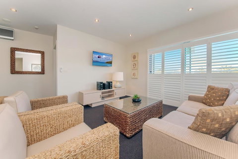 Pacific Blue 278-265 Sandy Pt Rd- Dual Key Access, Wifi, Linen And Air Conditioning - Rental Cars 4