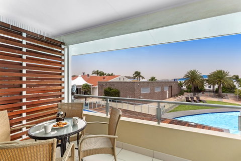 Pacific Blue 278-265 Sandy Pt Rd- Dual Key Access, Wifi, Linen And Air Conditioning - Rental Cars 3