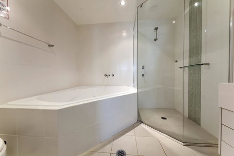 Pacific Blue 278-265 Sandy Pt Rd- Dual Key Access, Wifi, Linen And Air Conditioning - Rental Cars 11