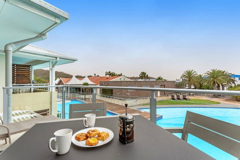 Pacific Blue 278-265 Sandy Pt Rd- Dual Key Access, Wifi, Linen And Air Conditioning - Rental Cars 1