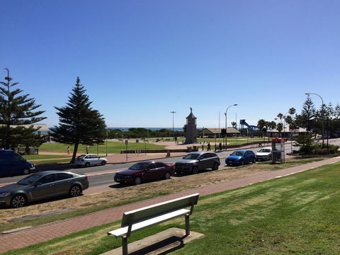 Adelaide - Semaphore Beach Front - Rental Cars 24