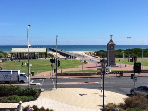 Adelaide - Semaphore Beach Front - Rental Cars 25