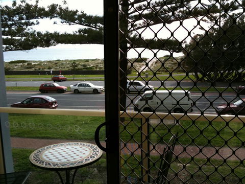 Adelaide - Semaphore Beach Front - Rental Cars 9