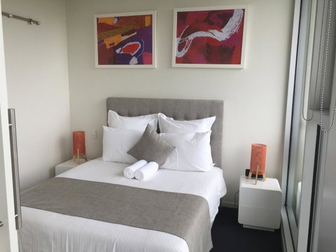 Tasha\'s Apartments On Warwick - Rental Cars 25