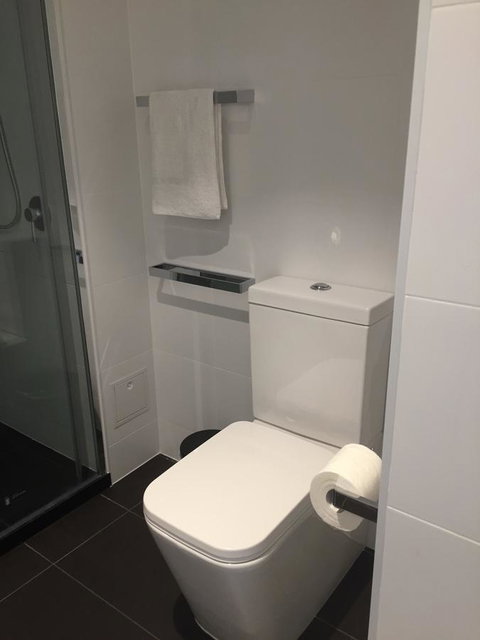 Tasha\'s Apartments On Warwick - Rental Cars 16