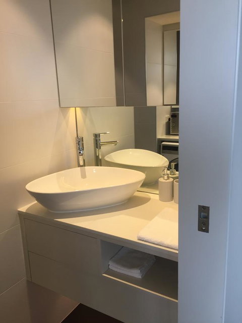 Tasha\'s Apartments On Warwick - Rental Cars 21