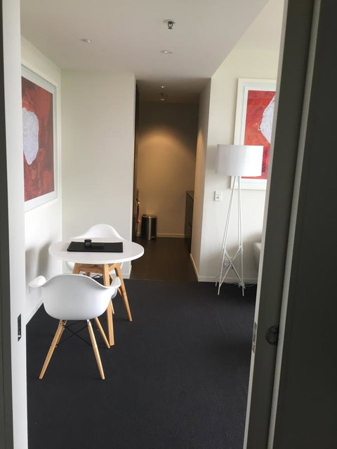 Tasha\'s Apartments On Warwick - Rental Cars 11