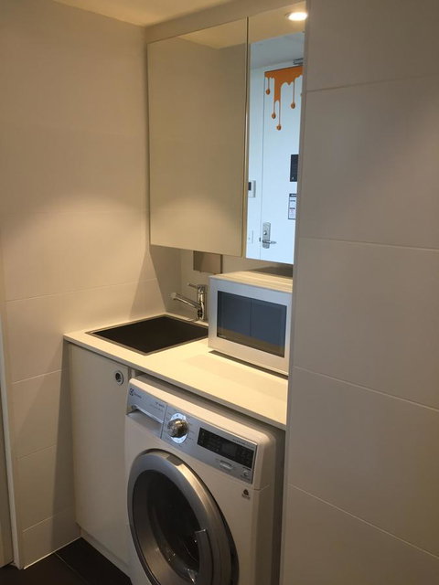 Tasha\'s Apartments On Warwick - Rental Cars 19
