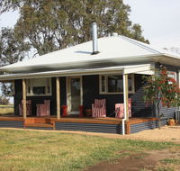 Rabbiters Hut - Rental Cars