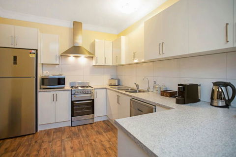 Hahndorf House B&B - Rental Cars 29