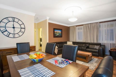 Hahndorf House B&B - Rental Cars 25