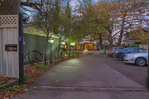 Hahndorf House B&B - Rental Cars 14