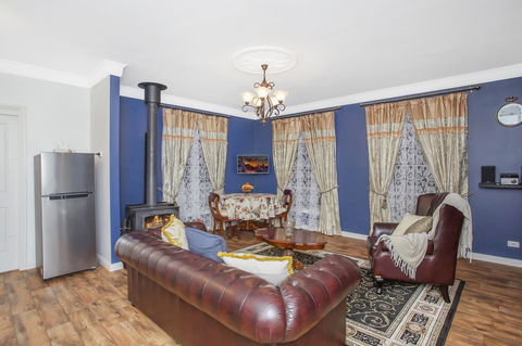 Hahndorf House B&B - Rental Cars 4