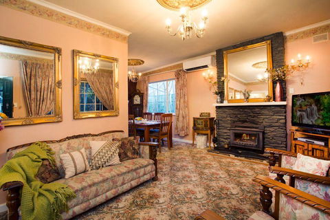 Hahndorf House B&B - Rental Cars 16