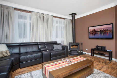 Hahndorf House B&B - Rental Cars 28