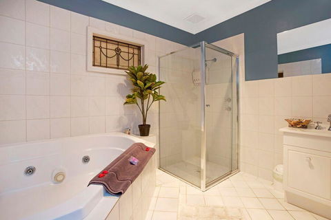 Hahndorf House B&B - Rental Cars 20