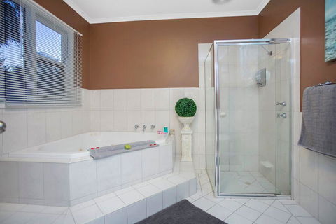 Hahndorf House B&B - Rental Cars 26