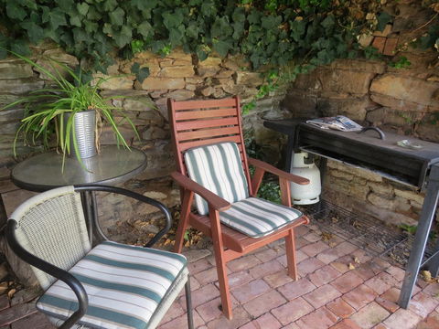 The Pig And Whistle - Rental Cars 7