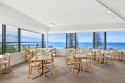 Ibis Styles Port Macquarie - Rental Cars 8