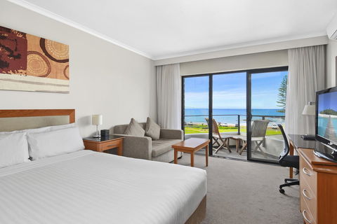 Ibis Styles Port Macquarie - Rental Cars 6
