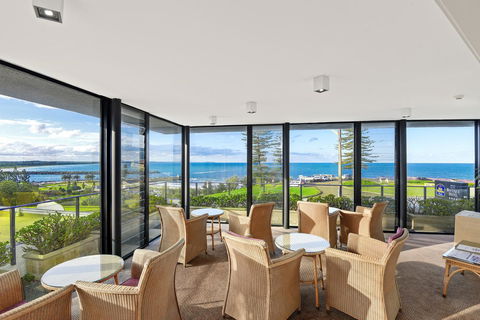 Ibis Styles Port Macquarie - Rental Cars 3