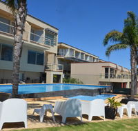 The Bluff Resort Apartments - Rental Cars