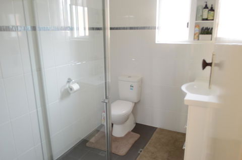 Prospect Holiday House - Rental Cars 6